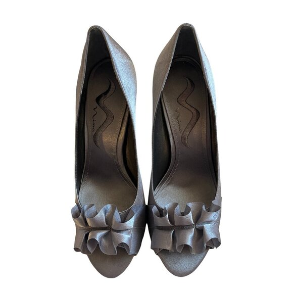 Nina Fulvia Women's Light Pewter Satin Ruffle Peep Toe Pump Heels Size US 7.5 M - Picture 5 of 7